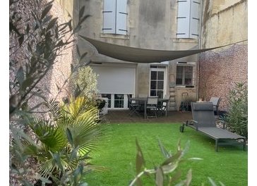 401MUH - Maison de Bourg - 9 Pièces - 194 m²